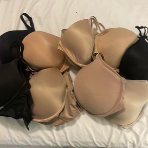 9 bras - Victorias Secret 32DDD, 34DDD, Wacoal 32E, 32DDD, Soma 34DDD, Cleo 32G